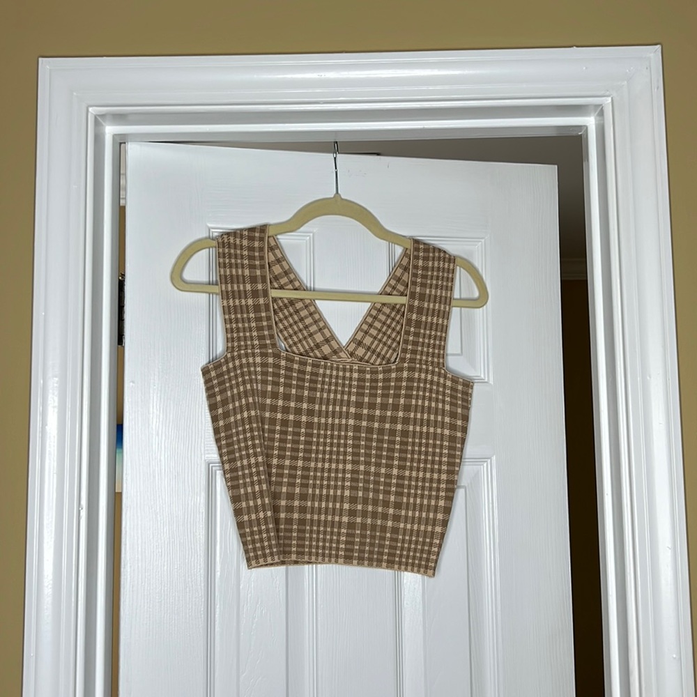 NEVER WORN Listicle tank top